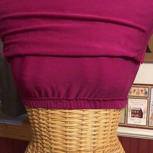 NWOT Champion tank top with built in support size L. Magenta stretch polyester - Picture 4 of 5